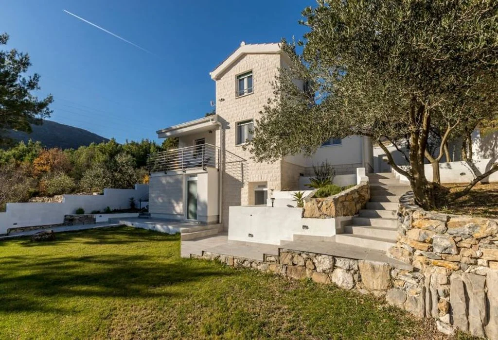 Villa Carica Tugare
