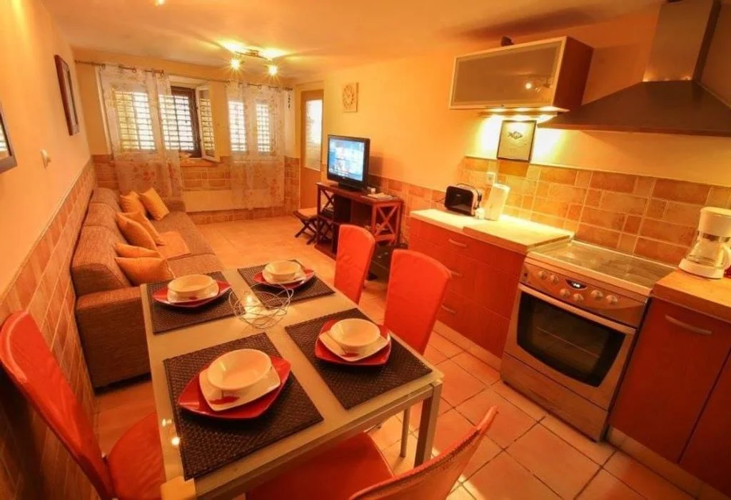 prodaja-kuca-trogir-centar-116.00-m2-slika-143350790